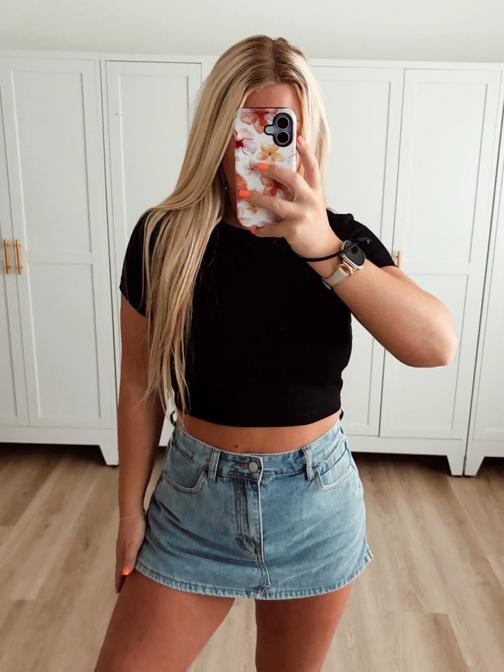 Black Crop Tee - Women's Classic Short Sleeve Top